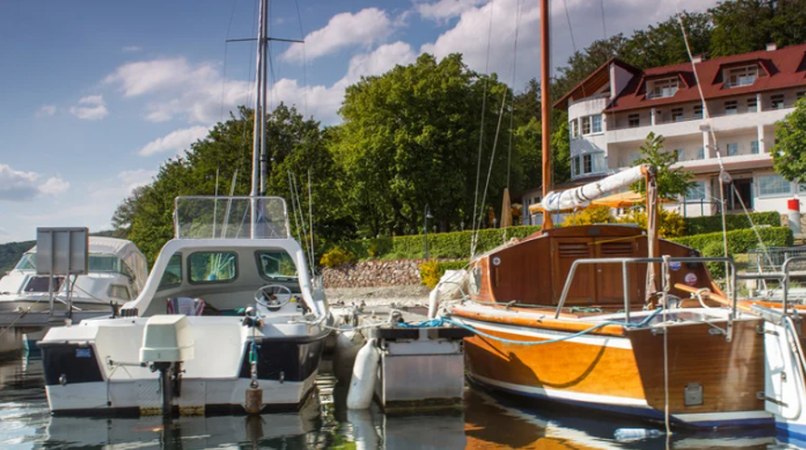 A Guide to Anchoring Your Rental Boat Like a Pro